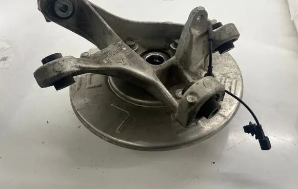 Tesla Model 3 Rear wheel hub 104441100F 1044665C