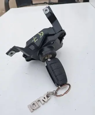 Audi Q7 4L Ignition lock 4F0909131 33301301