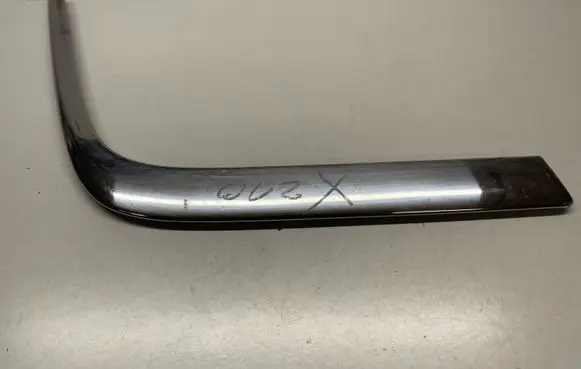 Front bumper splitter molding