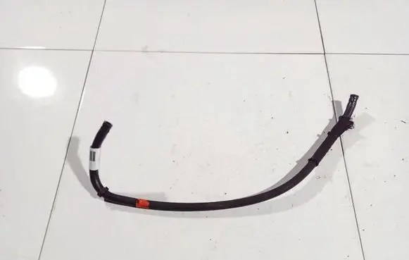 Jeep Grand Cherokee (WK) Engine coolant pipe/hose