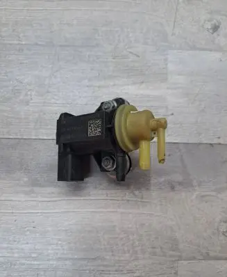 Audi A3 S3 8P Turbo solenoid valve 1K0906627B 02766 4011464A