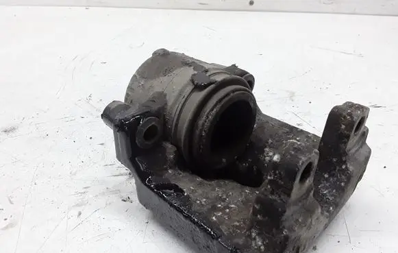 BMW 5 E39 Front brake caliper