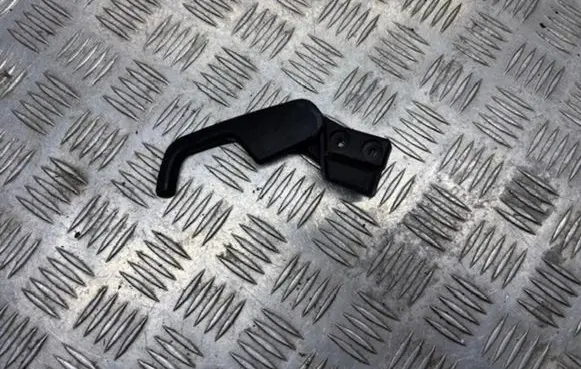 Volkswagen PASSAT B5.5 Engine bonnet (hood) release handle 3A1823533