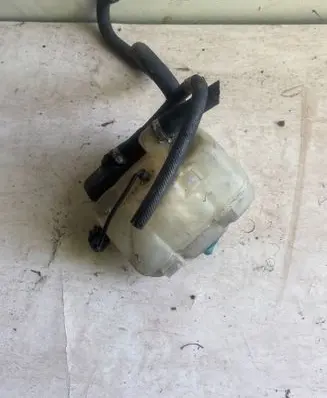 Volvo S80 Coolant expansion tank/reservoir 8683455 8683456