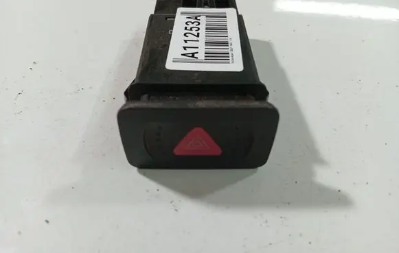 Volkswagen Golf IV Hazard light switch JL51439533