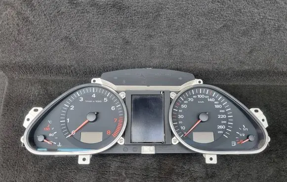 Audi A6 S6 C6 4F Speedometer (instrument cluster) 4F0920901B 4F0910900C