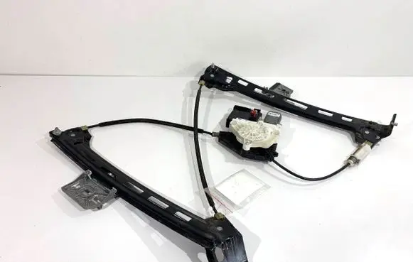 Volkswagen PASSAT CC Front door window regulator with motor 3C8959701