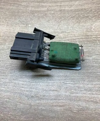 Volkswagen Golf III Heater blower motor/fan resistor 1H0959263 3131090055