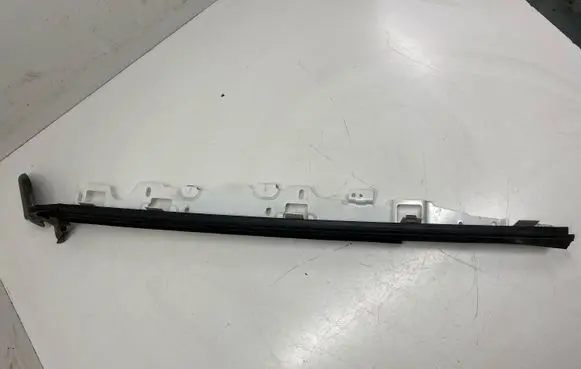 BMW 4 F32 F33 Rear door rubber seal (on body) 7280295