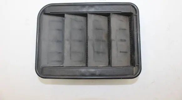BMW X1 F48 F49 Quarter panel pressure vent 9201647