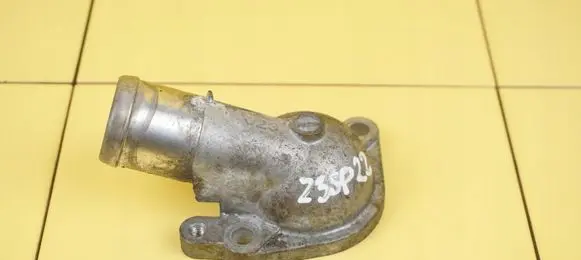 Mitsubishi Outlander Thermostat/thermostat housing 4B11