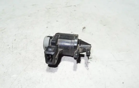 Audi A6 S6 C5 4B Turbo solenoid valve 1J0906283A