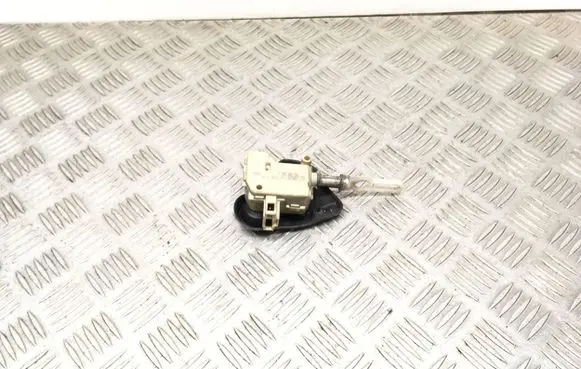 Audi A4 S4 B5 8D Tailgate/trunk/boot lock/catch/latch 8E5827833 101202