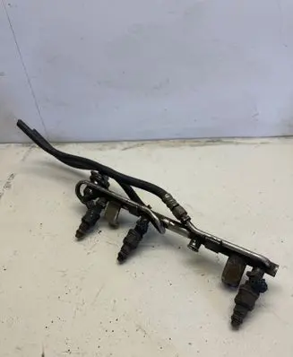 Audi A4 S4 B5 8D Fuel injector 058133551A