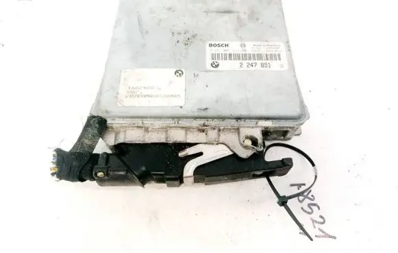 BMW 5 E39 Engine control unit/module 2247891 0281001373