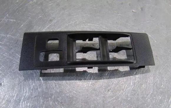 Toyota Corolla Verso E121 Front door window switch trim 