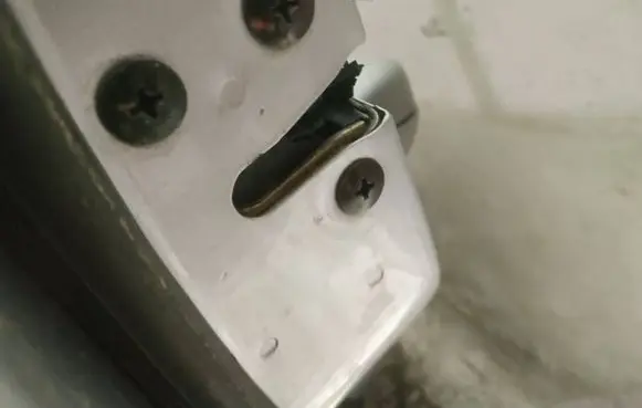 KIA Sorento Rear door lock