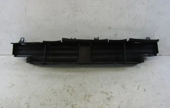 BMW 7 G70 Intercooler air guide/duct channel 3U5A3588706