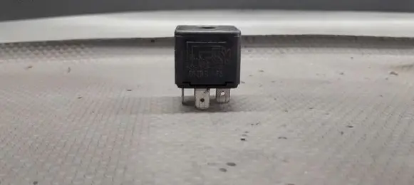 Audi 80 90 B3 Steering rack control module 