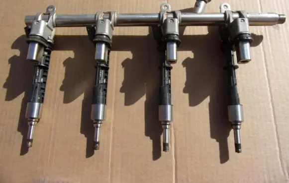Alfa Romeo Stelvio Fuel injector 0261555227