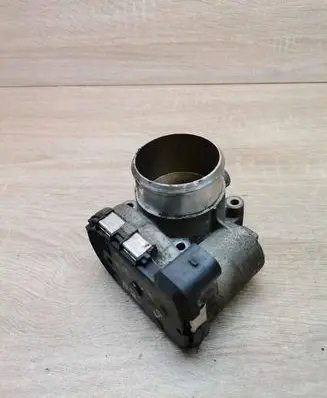 Volkswagen PASSAT B5 Throttle valve 06B133062M