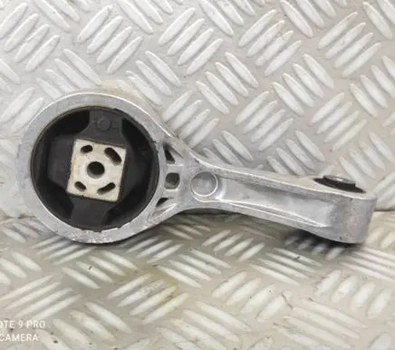 Volkswagen Polo V 6R Engine mount vacuum valve 3318302227