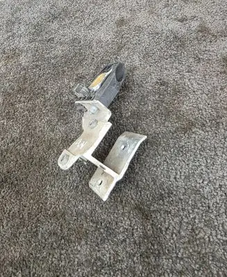 BMW 1 F20 F21 Radiator mount bracket 8620732 7245795