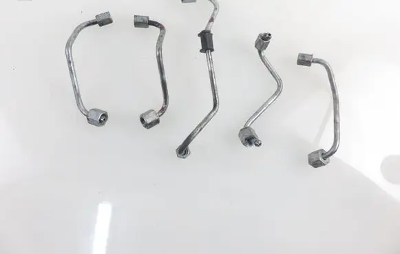 Hyundai Santa Fe Fuel injector supply line/pipe 