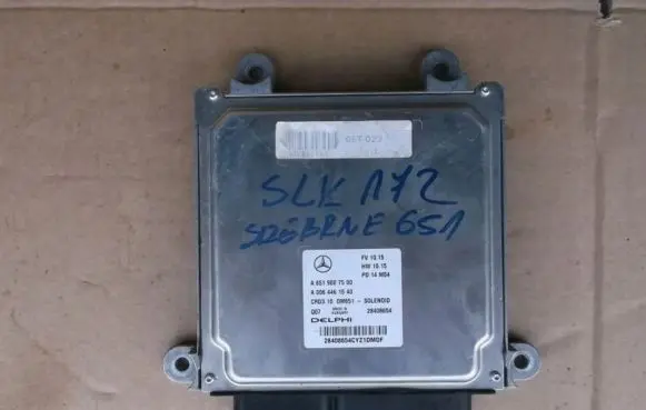 Mercedes-Benz E W212 Engine control unit/module A0064461540