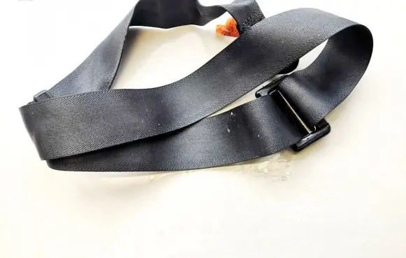 Mazda 323 F Rear seatbelt buckle tkaboeh627 tk-abo-eh627