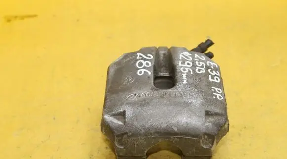 BMW 5 E39 Front brake caliper