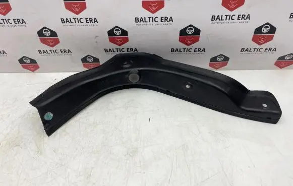 BMW 4 F36 Gran coupe Rear/tail light trim molding 7474490 18331210 BBP228202