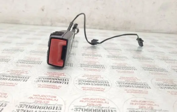 Audi A4 S4 B8 8K Front seatbelt buckle 8K0857755D