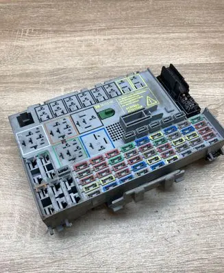 Opel Astra G Fuse module 24412497
