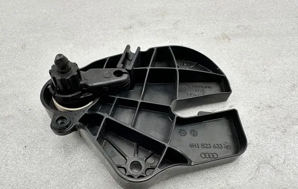 Audi A8 S8 D4 4H Engine bonnet (hood) release handle 4H1823633