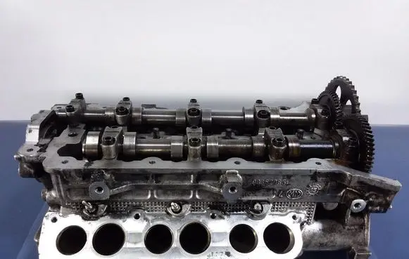 Jeep Grand Cherokee Engine head 90352085F