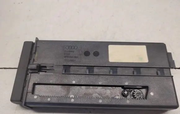 Audi A3 S3 A3 Sportback 8P Dashboard storage box/compartment 8P0941561