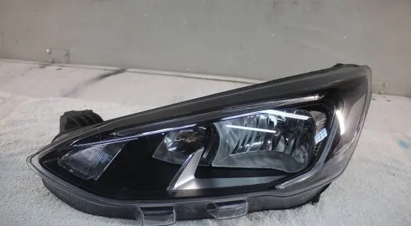 Ford Focus Headlight/headlamp JX7B13W030CE