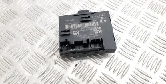 Audi A3 S3 8V Door control unit/module 5Q0959595A
