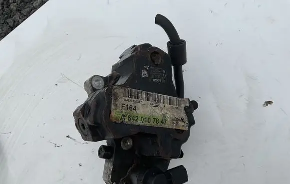 Mercedes-Benz ML W166 Fuel injection high pressure pump A6420107847