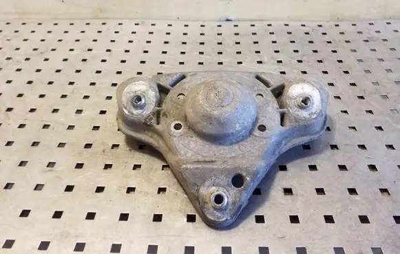 Coil spring mount