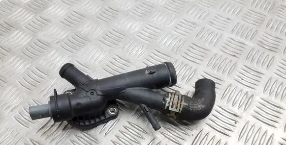 Volkswagen PASSAT B7 Engine coolant pipe/hose 03L121131AA 03L121157AL