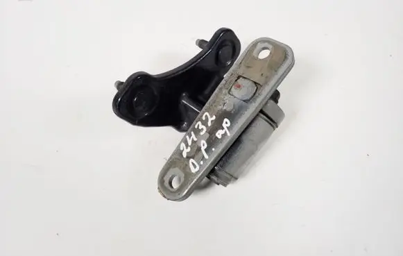 Mercedes-Benz C W204 Front door lower hinge A2047201837