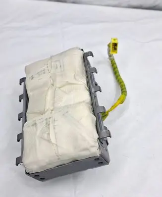 Toyota Prius (XW20) Passenger airbag 8214047020 AB14147130