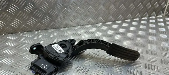 Volvo XC60 Accelerator throttle pedal 6PV01083402