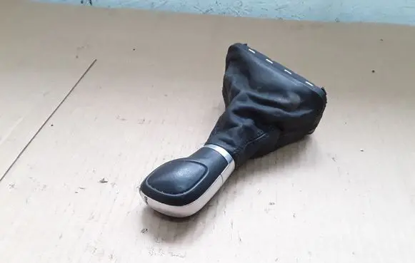Volkswagen PASSAT B7 Gear lever shifter trim leather/knob NOCODE