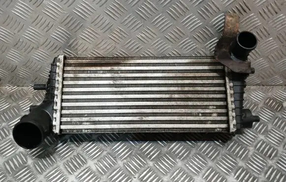 Ford Focus Intercooler radiator BV619L440CE FCC7A Y2488004