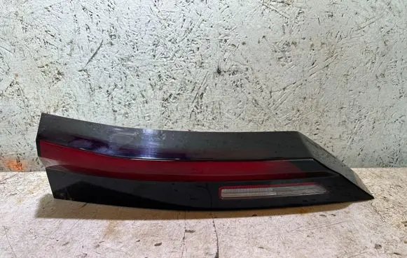 BMW X1 U11 Tailgate rear/tail lights H8946535609 000298 F03862000F