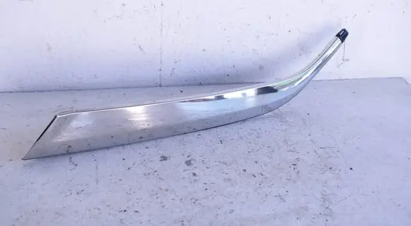 Peugeot 5008 II Rear side glass trim 9827008977