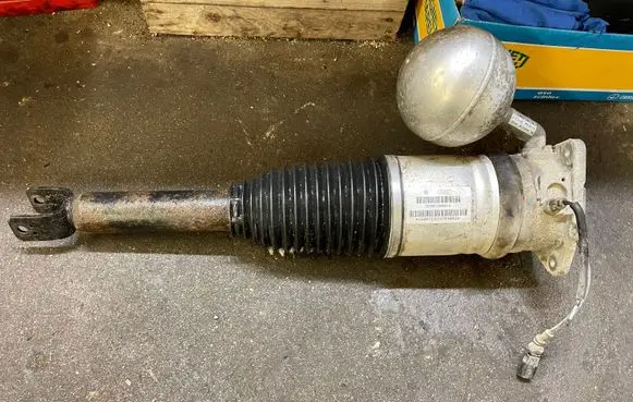 Volkswagen Phaeton Rear shock absorber/damper 3D0616001K 3D0616001